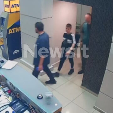 Ειρήνη Μουρτζούκου: Βίντεο ντοκουμέντο από τη στιγμή της σύλληψής της σε ξενοδοχείο στην Αθήνα