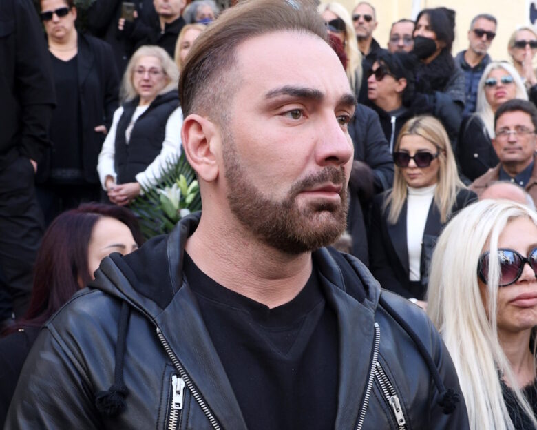 Νίκος Κοκλώνης: Η κηδεία του πατέρα του και τα «συλλυπητήρια» της Κατερίνας Καινούργιου