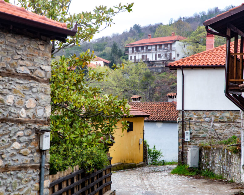 Δόμηση με τα σημερινά όρια σε οικισμούς με λιγότερους από 2000 κατοίκους – Λύνεται το ζήτημα με νομοθετική ρύθμιση