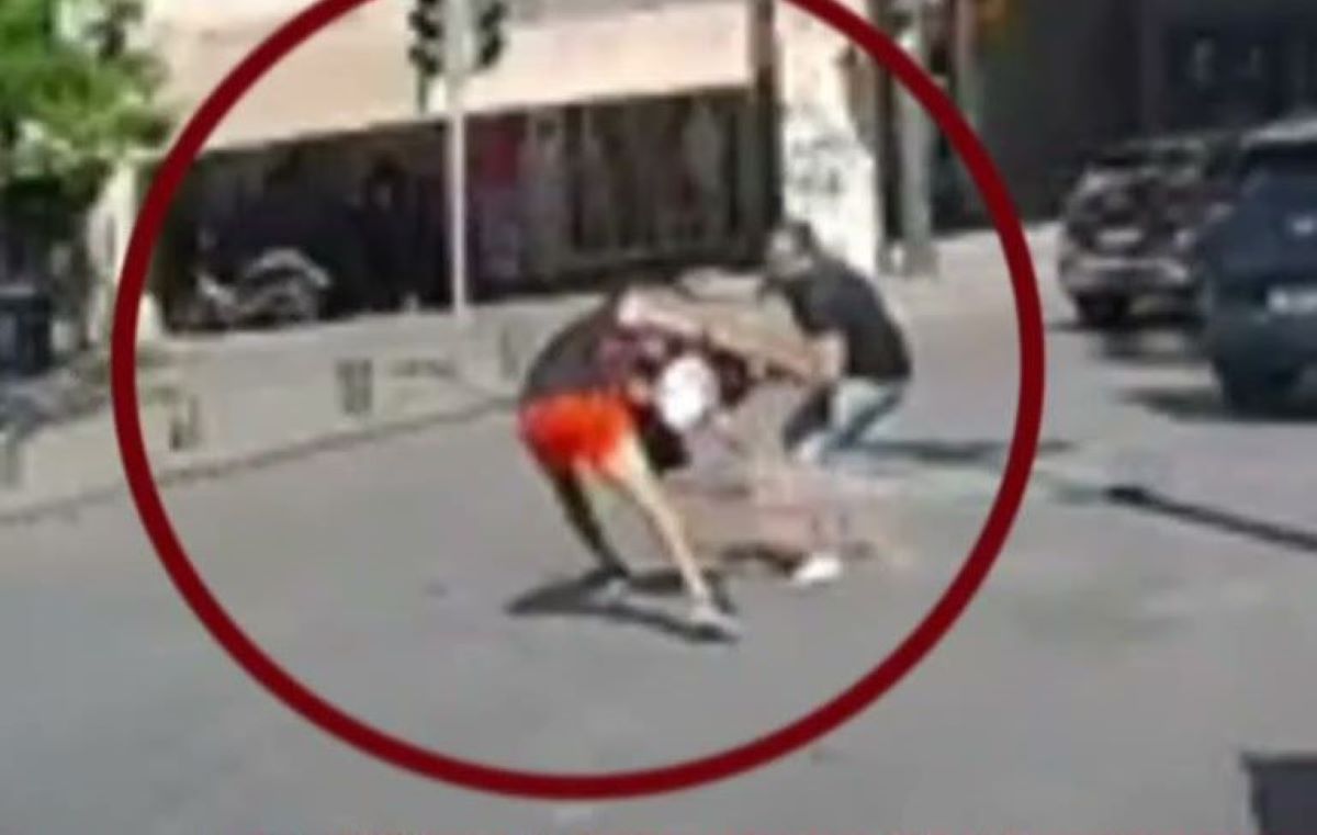 Άνδρας προσπάθησε να κλέψει τα προσωπικά αντικείμενα οδηγού ταξί στην Ομόνοια