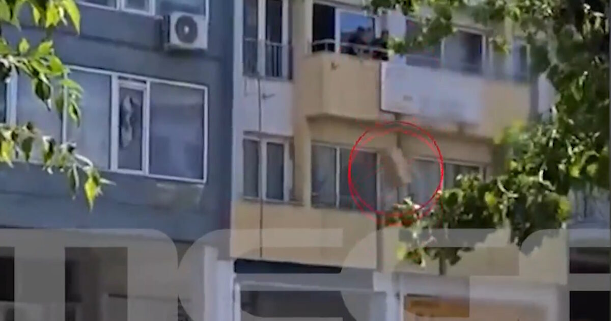 In the recycling boxes with OPECEPE documents in Thessaloniki – they were thrown from the balcony