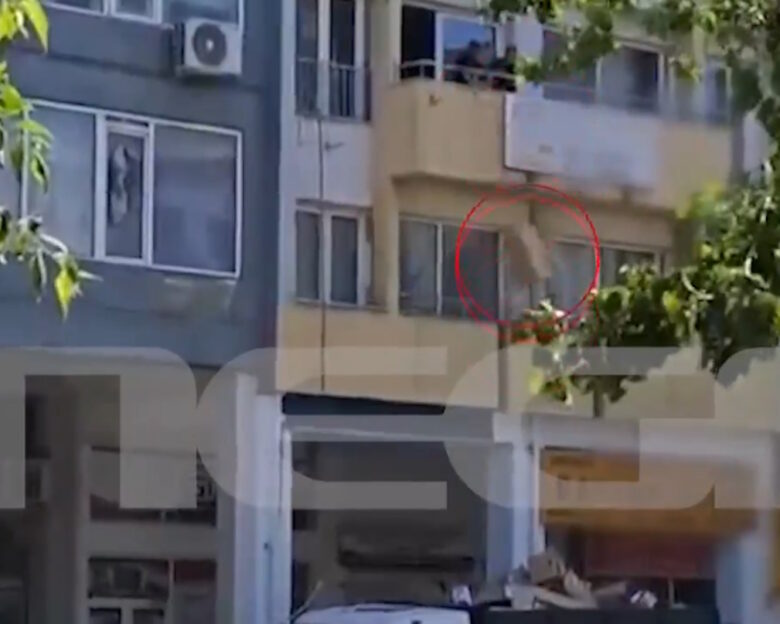 Στην ανακύκλωση κούτες με έγγραφα του ΟΠΕΚΕΠΕ στη Θεσσαλονίκη – Τις πετούσαν από το μπαλκόνι