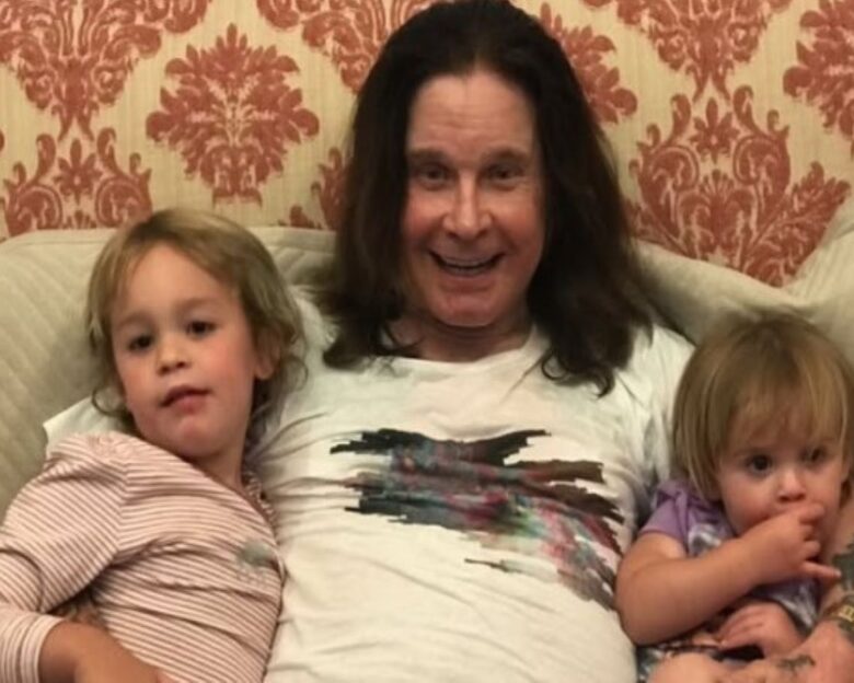 Ozzy Osbourne: Η τελευταία του επιθυμία – «Θέλω να περάσω χρόνο με τα εγγόνια μου, όχι να πεθάνω σε δωμάτιο ξενοδοχείου»
