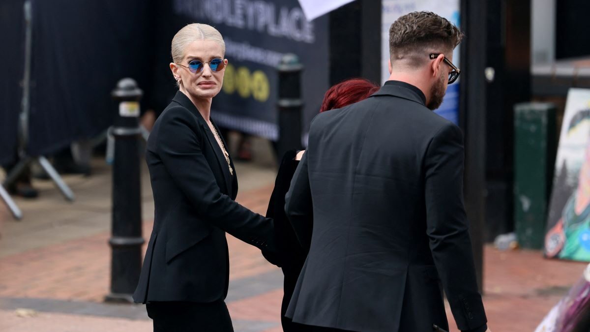 Η Kelly Osbourne στην κηδεία του πατέρα της, Ozzy Osbourne