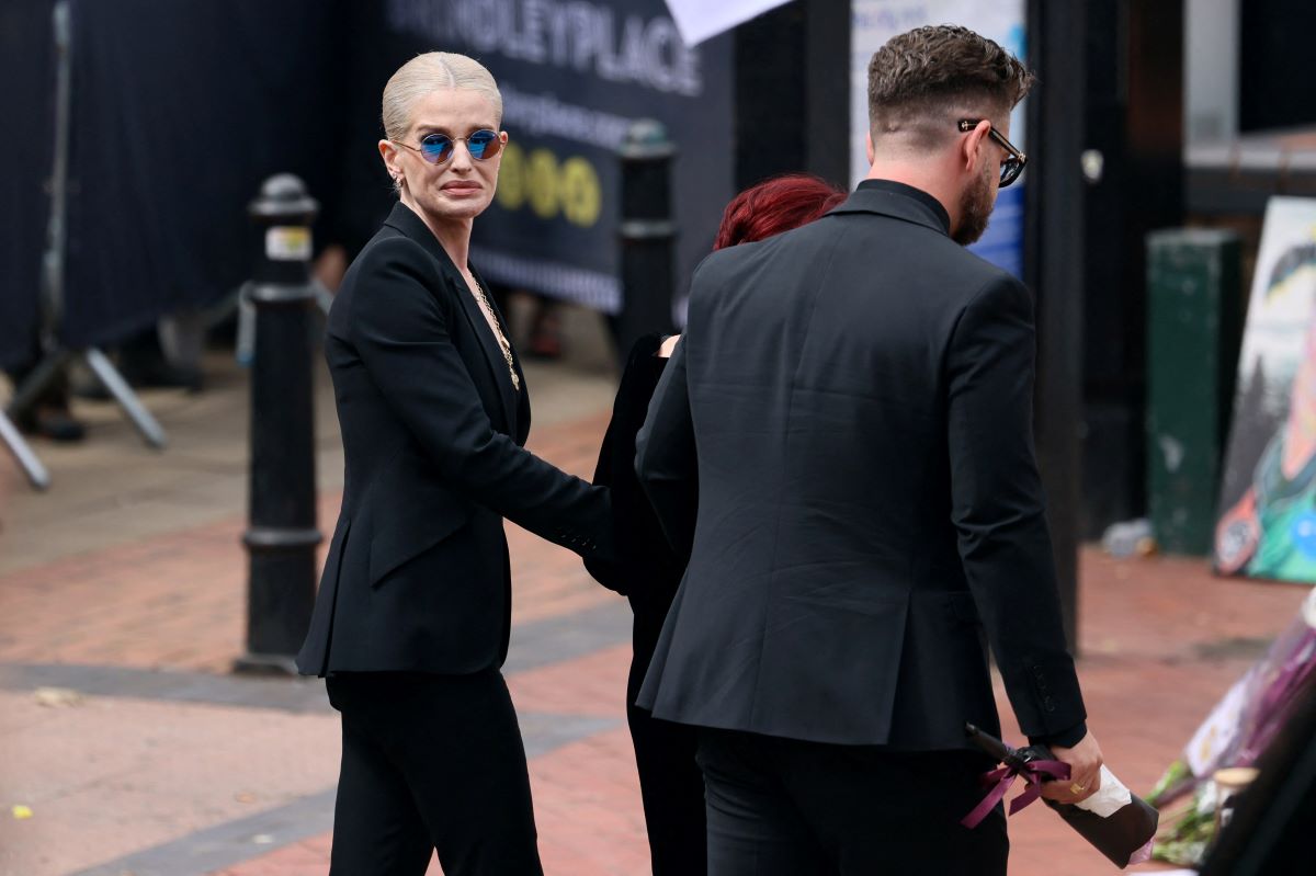 Η Kelly Osbourne στην κηδεία του πατέρα της, Ozzy Osbourne