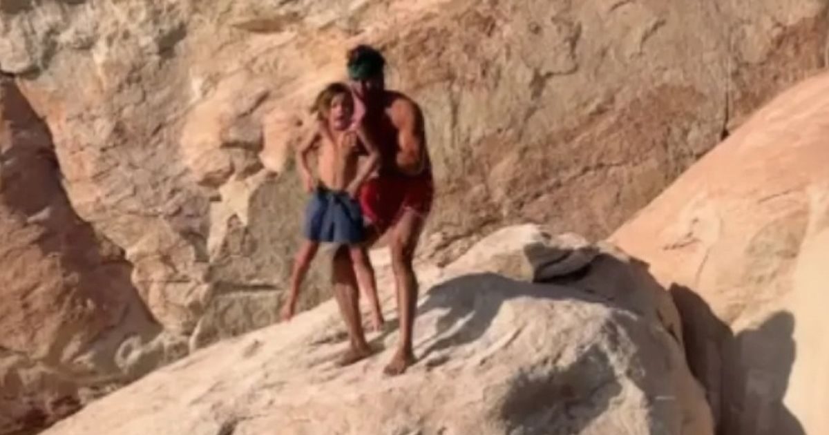 Viral the video with a father flying his 7 -year -old son by rock to dive because he was afraid