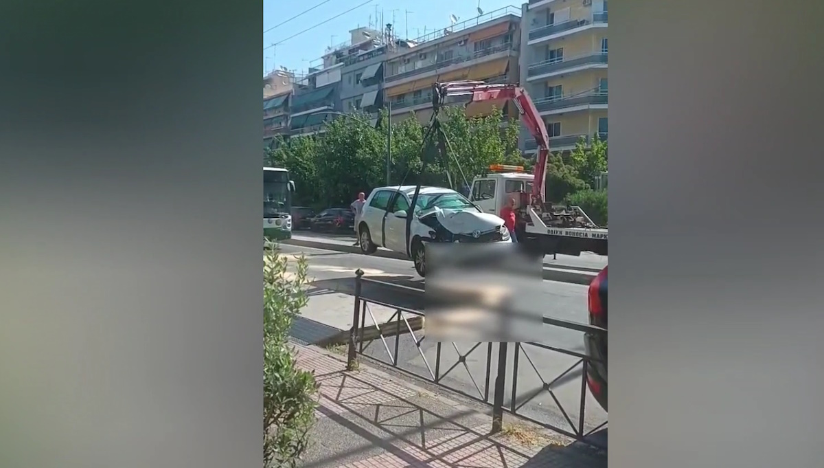 Το αυτοκίνητο που συγκρούστηκε με το λεωφορείο στα Πατήσια
