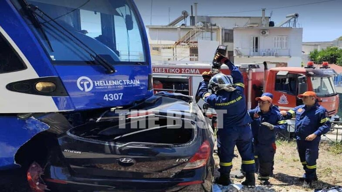 Σύγκρουση προαστιακού με αυτοκίνητο