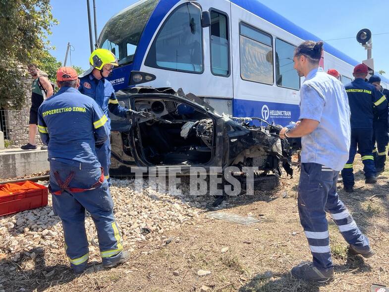Πατρα σύγκρουση του αυτοκινήτου με προαστιακό
