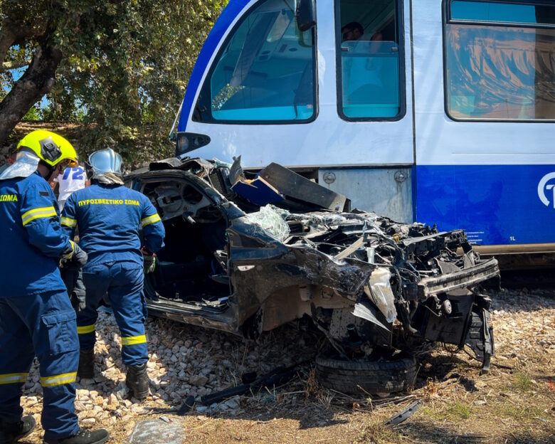 Πάτρα: Αυτοκίνητο συγκρούστηκε με συρμό του Προαστιακού