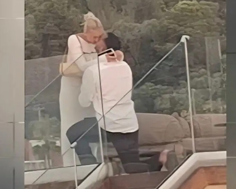 Βαγγέλης Παυλίδης: Η πρόταση γάμου στην αγαπημένη του σε ένα παραμυθένιο σκηνικό στη Χαλκιδική