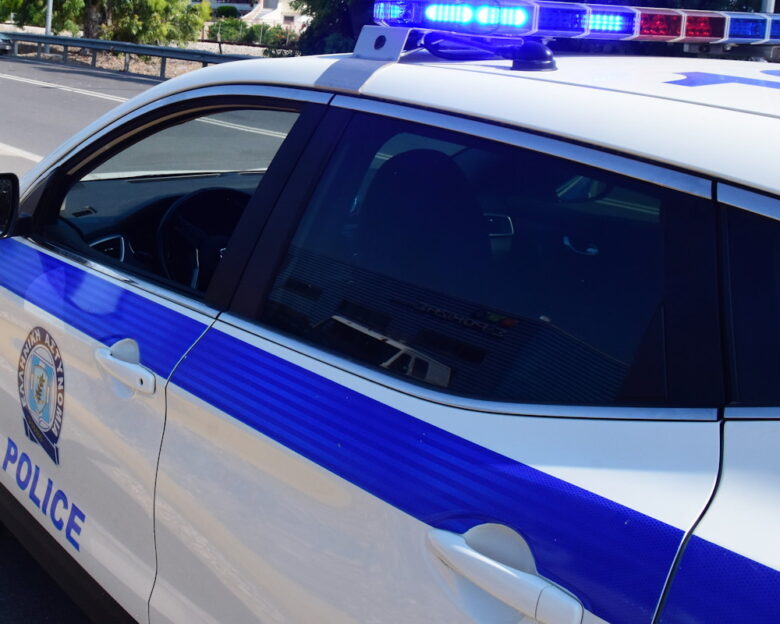Χανιά: Σωρεία αδικημάτων για τον 21χρονο οδηγό από το «ωτοστόπ του τρόμου» – Στο νοσοκομείο ο πατέρας του