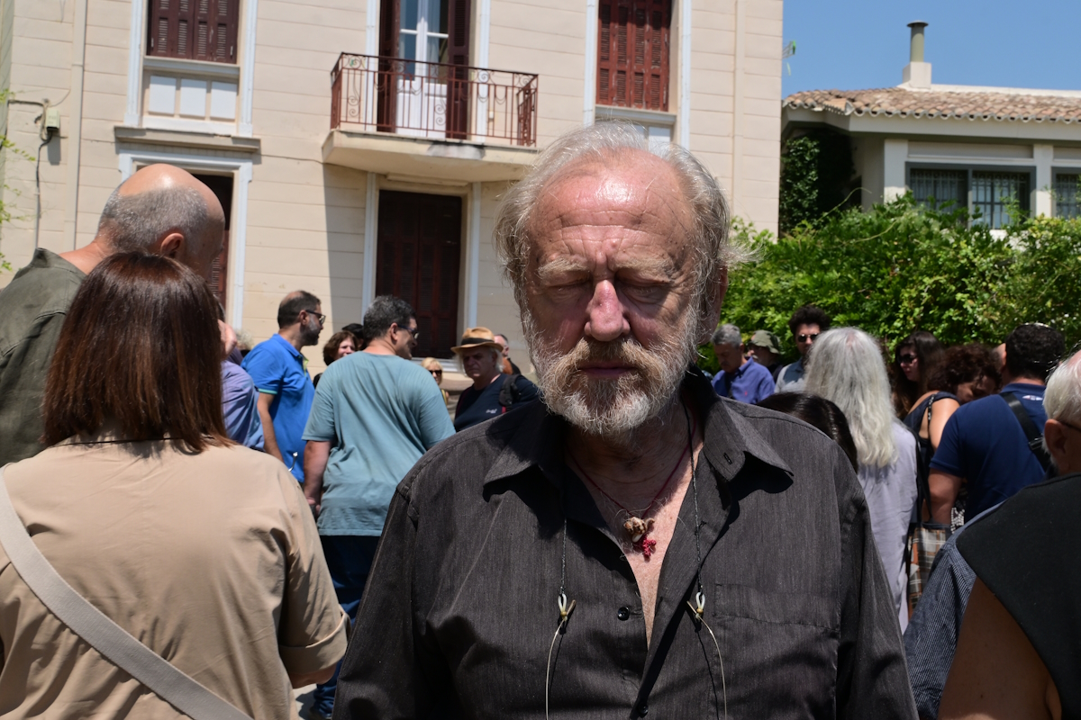 Κηδεία του ηθοποιού Γεράσιμου Μιχελή, από τον Ιερό Ναό Αγίου Νικολάου Ραγκαβά στην Αθήνα, Παρασκευή 18 Ιουλίου 2025. Ο Γεράσιμος Μιχελής, έφυγε από τη ζωή σε ηλικία 60 ετών, έπειτα από πολύχρονη πάλη με τη νόσο κινητικού νευρώνα (ALS).
(ΤΑΤΙΑΝΑ ΜΠΟΛΑΡΗ