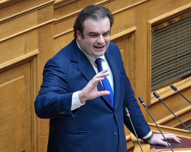 Σκληρή απάντηση Πιερρακάκη σε Χαρίτση: Δεν περίμενα η οσμή των υπονόμων του διαδικτύου να έρθει στη Βουλή