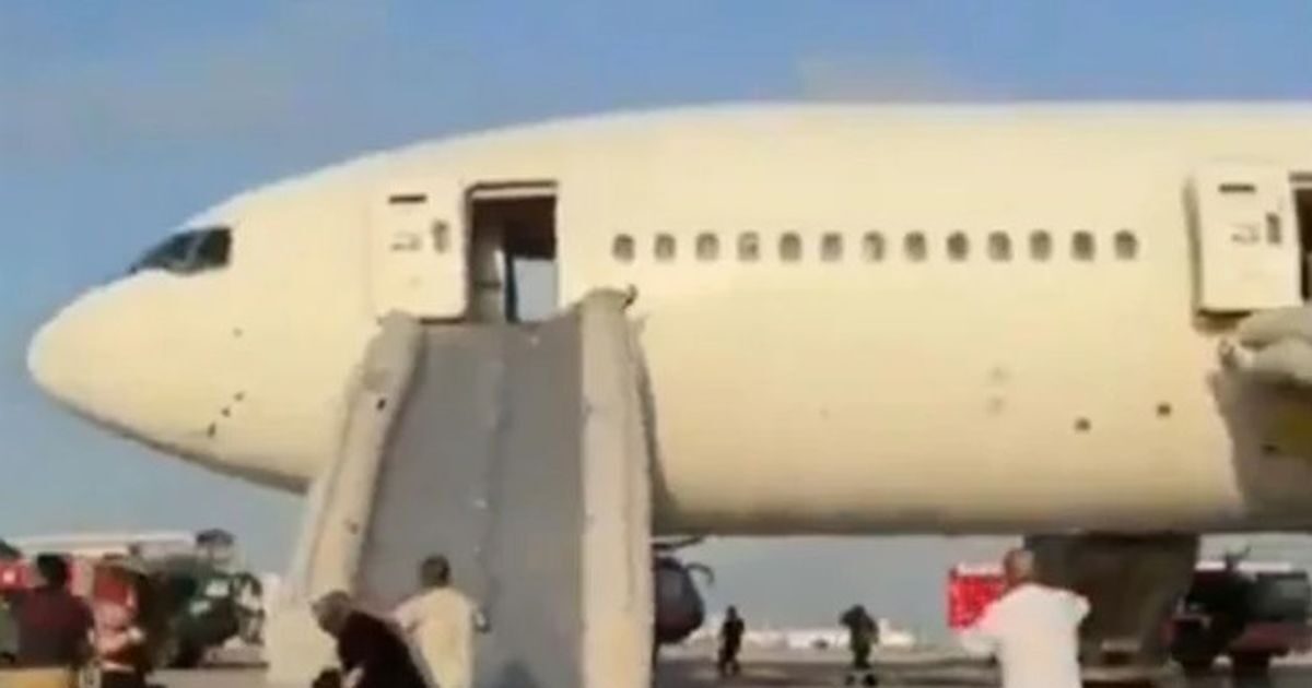 Turkey: Video with the time of Turkish Airlines passengers evacuate plane from emergency slide