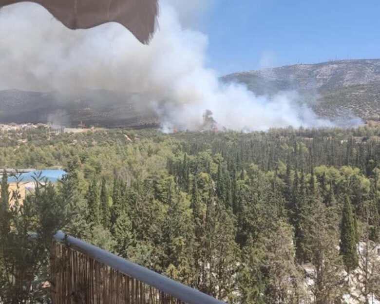 Φωτιά στην Πολυτεχνειούπολη: Μήνυμα του 112 για ετοιμότητα – Ισχυρές δυνάμεις στο σημείο