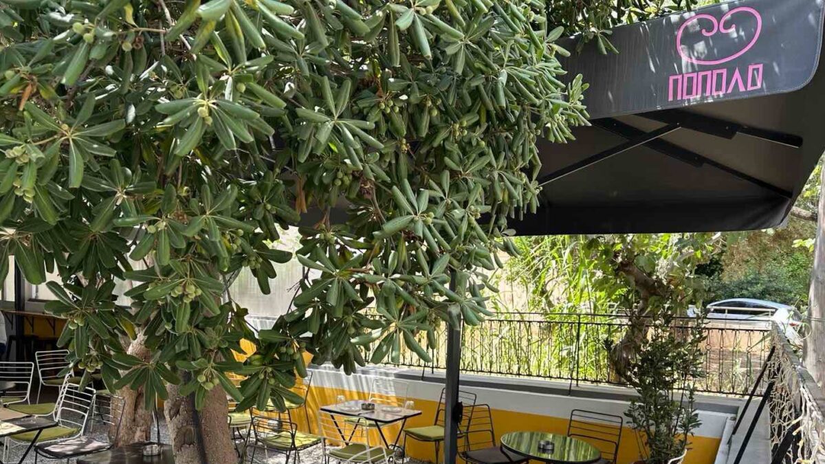Πόπολο: Στο νέο brunch spot της Αθήνας σερβίρουν αυγά και σε ποτήρι