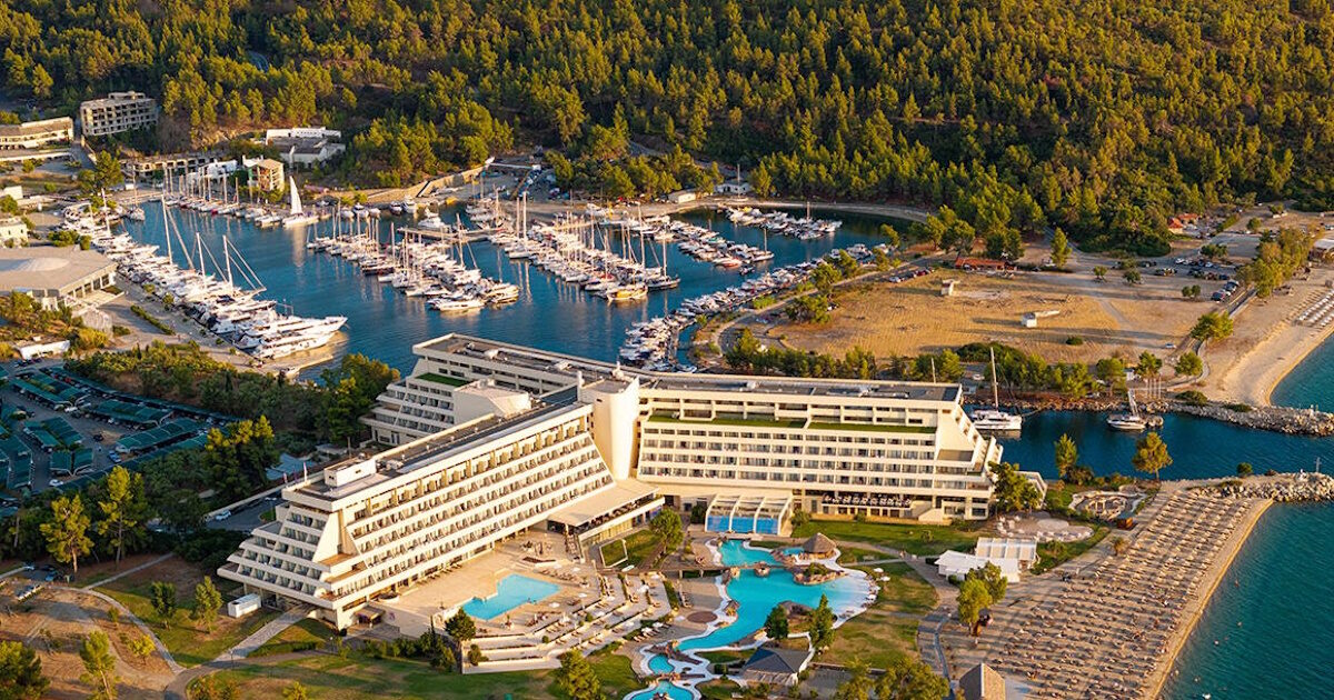 Cooperation between Porto Carras and Swot Hospitality
