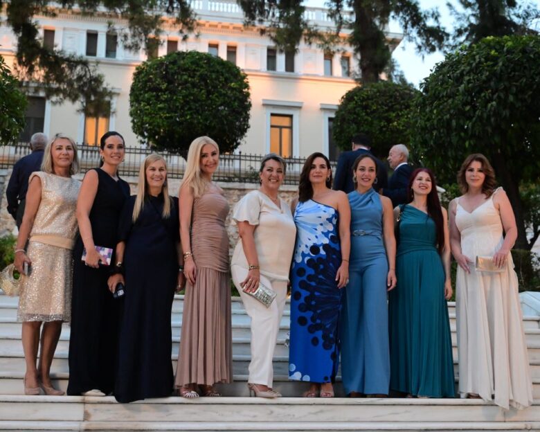 «Η δεξίωση στο Προεδρικό Μέγαρο τείνει να μιμηθεί τα Όσκαρ» λέει βουλευτής του ΠΑΣΟΚ
