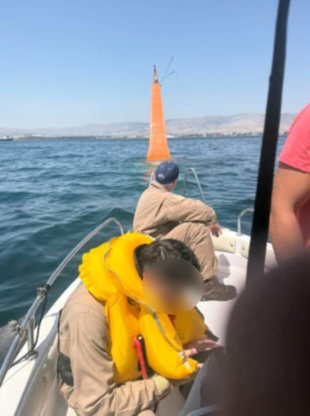 Οι χειριστές του ελικοπτέρου που προσθαλασσώθηκε στην Ελευσίνα