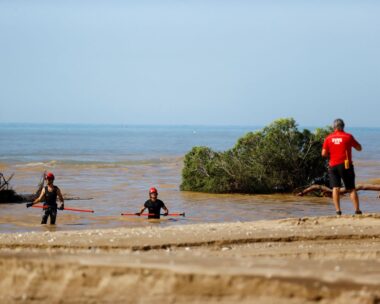 Σωστικά συνεργεία αναζητούν τους δυο αγνοούμενους