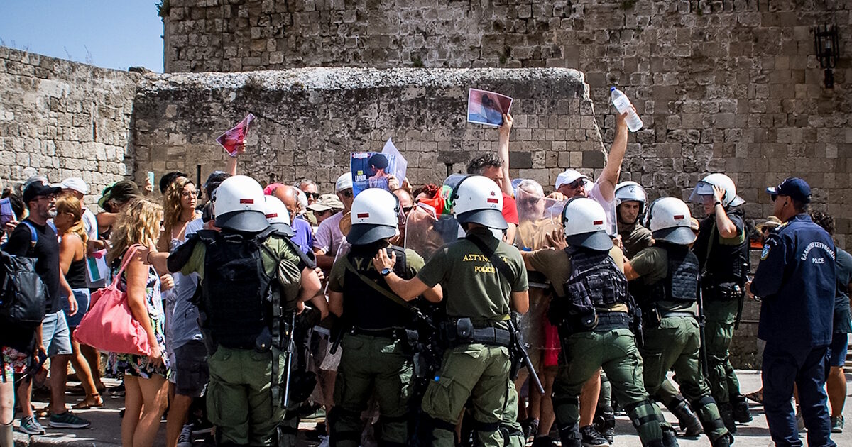 Two faces in Rhodes for Israeli tourists: Intensity and treats