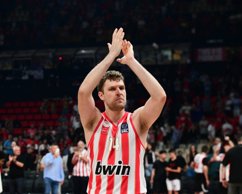 Ο Σάσα Βεζένκοφ MVP της σεζόν στην Greek Basketball League
