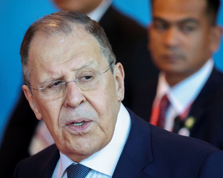 Λάβρόφ: Ο Τραμπ δέχεται «ανάρμοστη πίεση» από ΝΑΤΟ και ΕΕ για να συνεχιστεί ο πόλεμος στην Ουκρανία