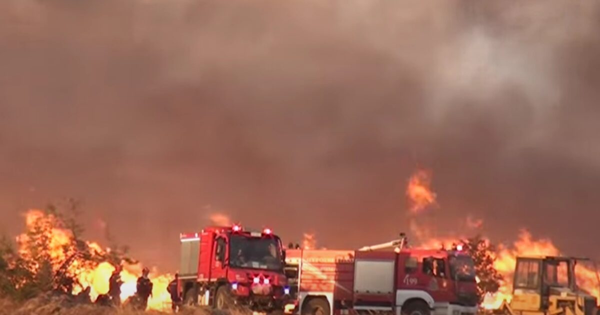Fire in Serres: Titania The Battle of Firefighters with flames at the timber factory – 600 acres and warehouses were burnt down