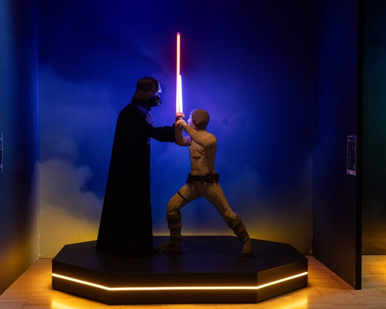 Star Wars: Εμβληματικό φωτόσπαθο πωλείται σε δημοπρασία με εκτιμώμενη αξία έως και 2,2 εκατομμύρια αγγλικές λίρες