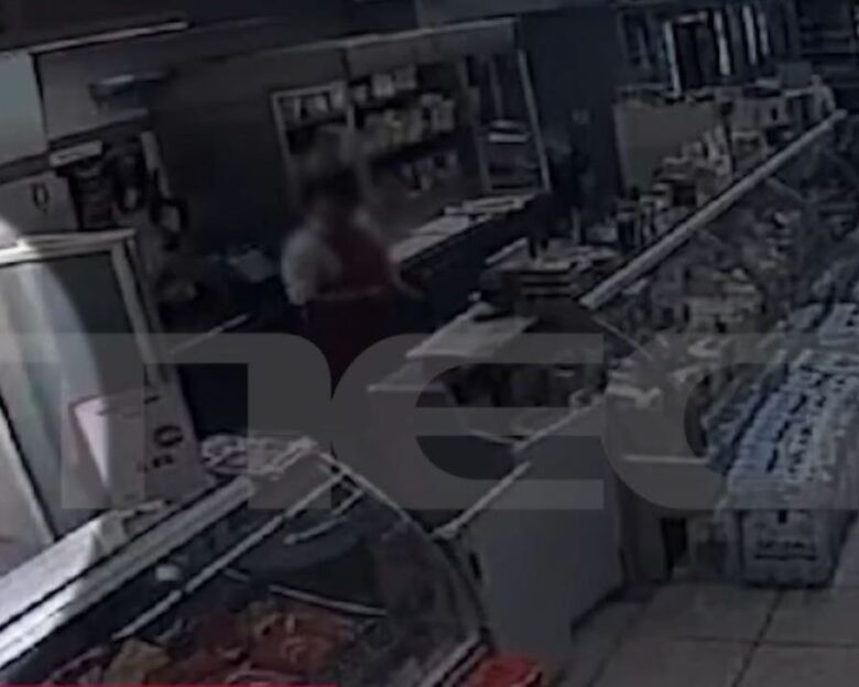 Κυψέλη: 34χρονος άρπαξε μαχαίρι και αυτοτραυματίστηκε μέσα σε σούπερ μάρκετ – Βίντεο ντοκουμέντο