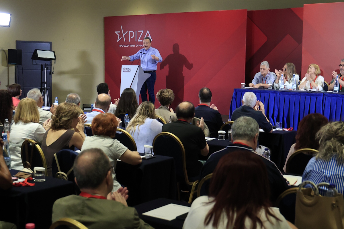 Ο Σωκράτης Φάμελλος στο βήμα της συνεδρίασης της Κεντρικής Επιτροπής του ΣΥΡΙΖΑ