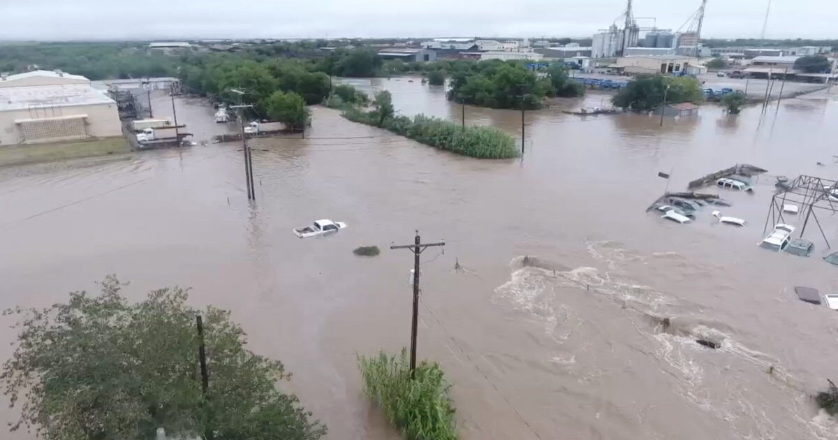 Texas: Scream of anxiety for missing minor camp from floods – “We went out swimming from the windows”