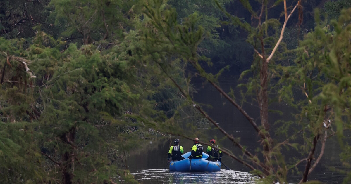 Texas: Young was hanged by a tree to escape from the deadly floods