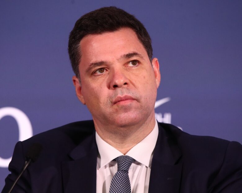 Θανάσης Κοντογεώργη: Στο νοσοκομείο ο υφυπουργός παρά τω Πρωθυπουργώ – Έσπασε τον αστράγαλό του