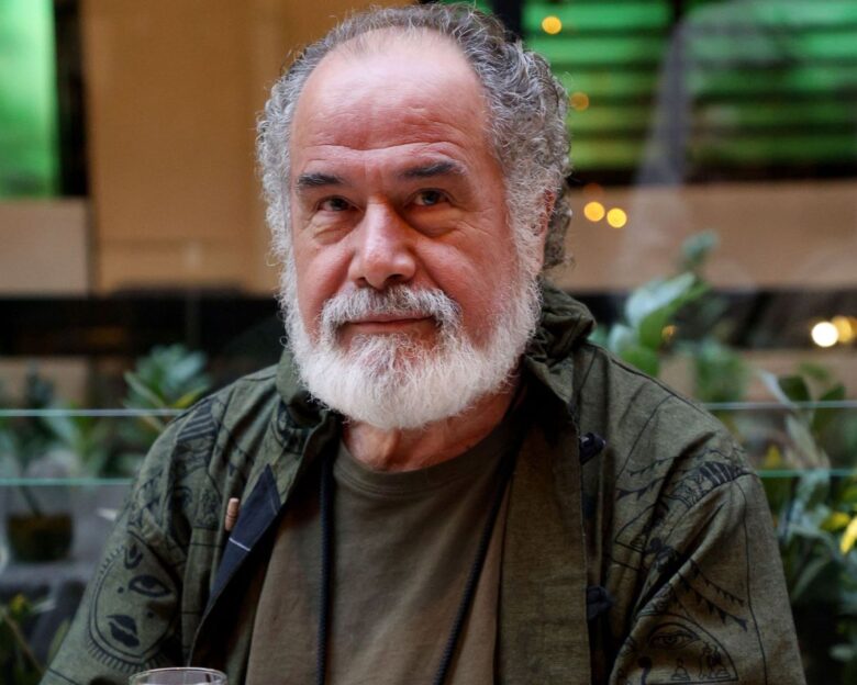 Θοδωρής Κατσαφάδος: Δεν μπορώ να καταλάβω πως οι μάνες πετάνε τα παιδιά τους, τα σκοτώνουν, τα πνίγουν