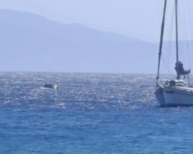 Το όχημα που έπεσε στη θάλασσα
