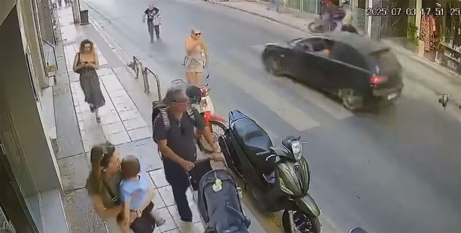 Ηράκλειο: Βίντεο ντοκουμέντο από την παράσυρση διανομέα από ανήλικο οδηγό ο οποίος και τον εγκατέλειψε
