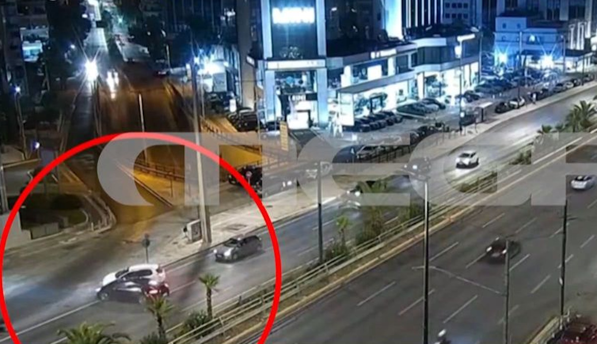 Η στιγμή της καραμπόλας στη Συγγρού