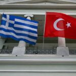 Η ελληνική και η τουρκική σημαία