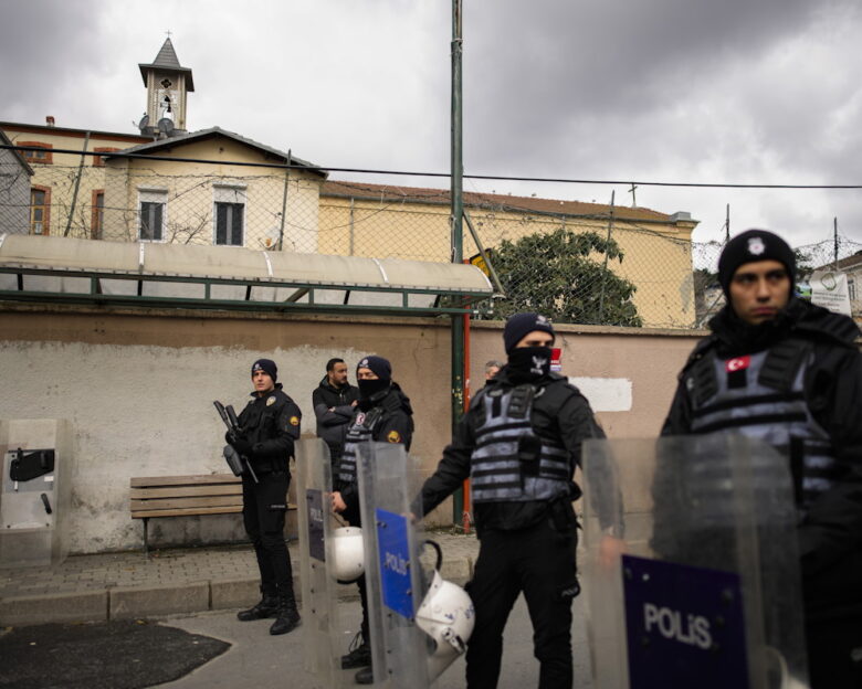 Τουρκία: Δεύτερο κύμα συλλήψεων δημάρχων και στελεχών της αντιπολίτευσης για διαφθορά