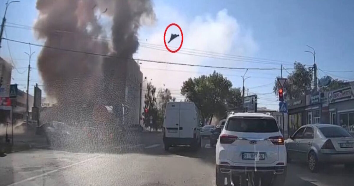 Ukraine: frame frames the destructive attack Russian drones in a recruitment center with two dead