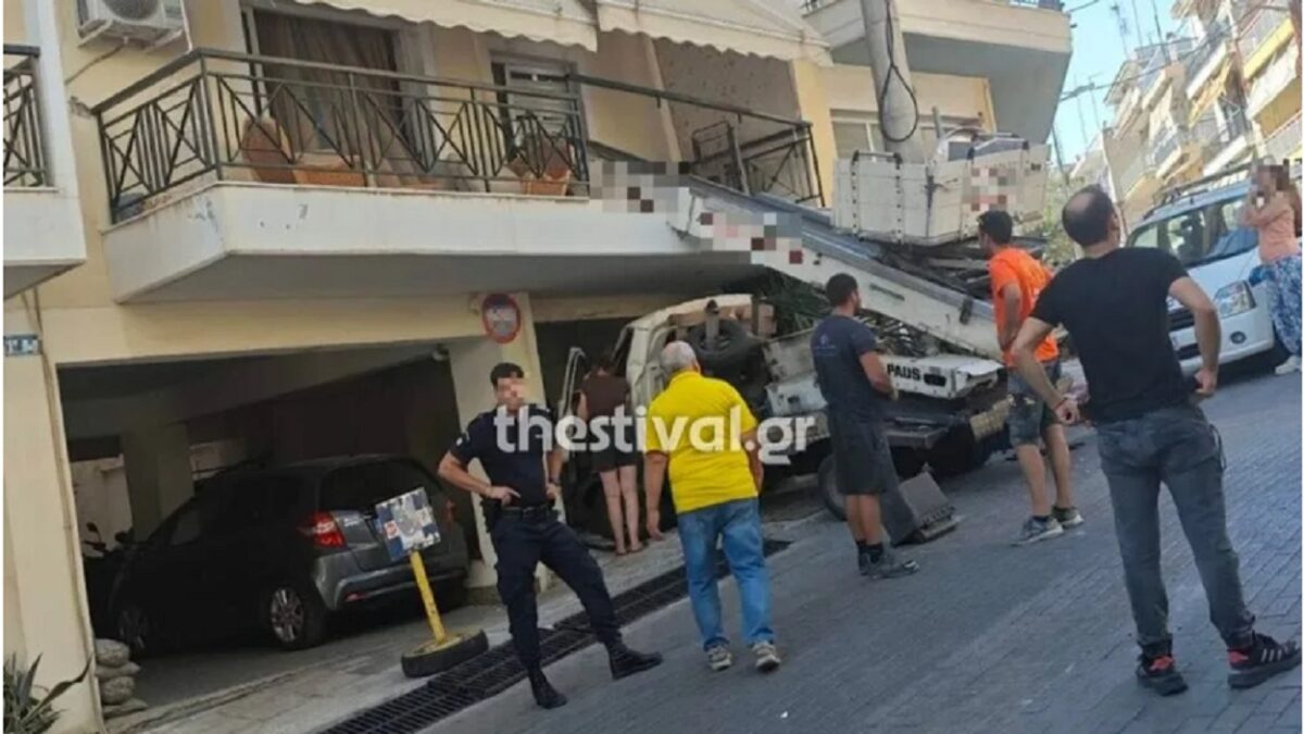 Γερανοφόρο όχηχα (thestival.gr)