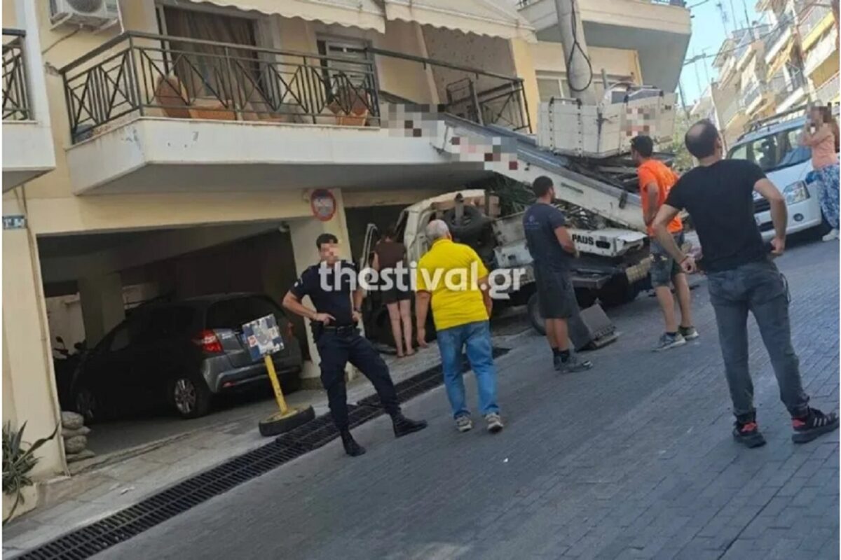 Γερανοφόρο όχηχα (thestival.gr)