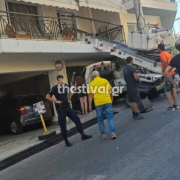 Γερανοφόρο όχηχα (thestival.gr)