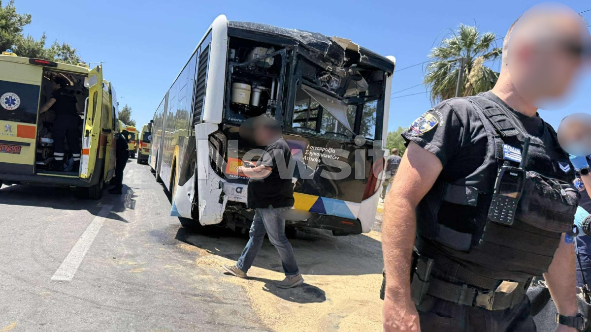 Συγκρούστηκαν λεωφορεία στη Βούλα: 11 τραυματίες, ανάμεσά τους και παιδιά – Οι 2 είναι σε σοβαρή κατάσταση