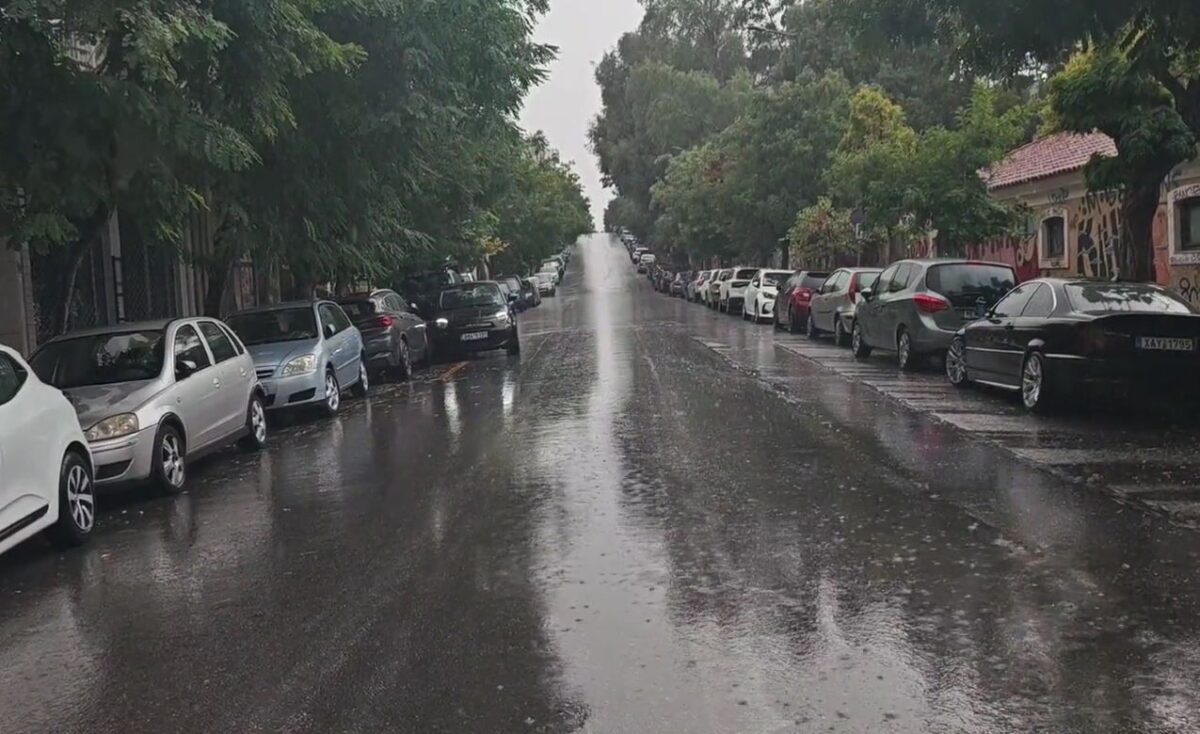 Ισχυρή βροχή στο κέντρο της Αθήνας