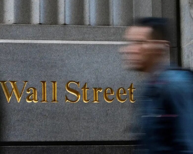 Wall Street: Με μεικτά πρόσημα έκλεισαν οι αμερικανικές μετοχές στο ξεκίνημα του 2ου εξαμήνου