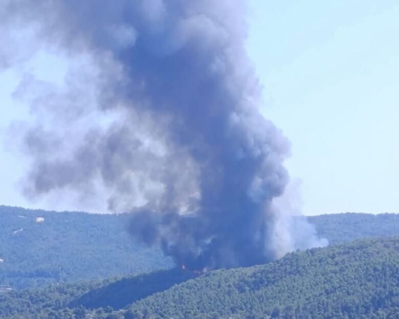 Φωτιά στη Βουρβουρού Χαλκιδικής – Μήνυμα από το 112 «αν βρίσκεστε στην περιοχή απομακρυνθείτε προς Νικήτη»