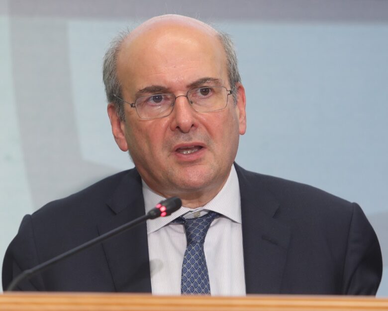 Χατζηδάκης για μεταναστευτικό: Η Ελλάδα δε θα γίνει ξέφραγο αμπέλι, ειδικότερα στο μέσον της τουριστικής περιόδου